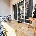 2 Hyper Centre D'agen Avec Garage Et Terrasse