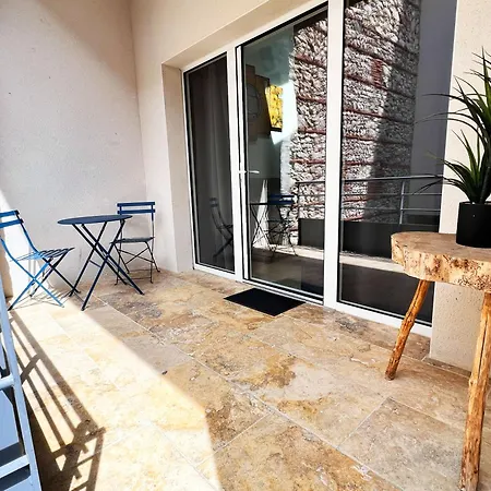 2 Hyper Centre D'agen Avec Garage Et Terrasse